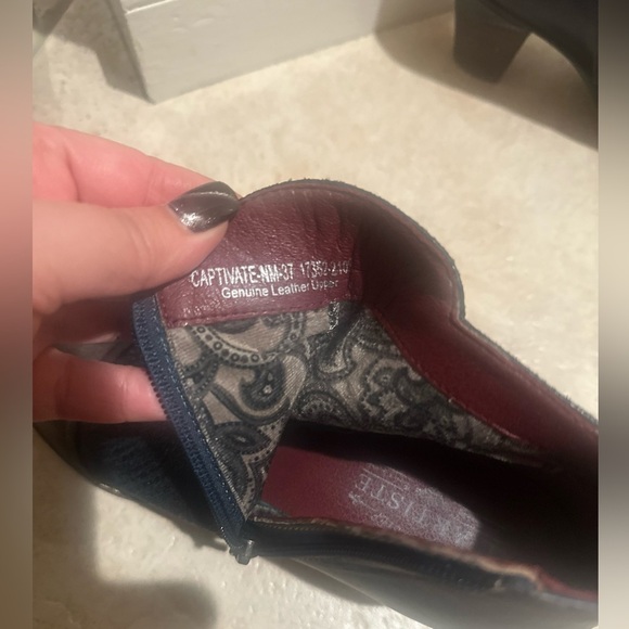 Women’s L'Artiste Spring Step Captivate Ankle‎ Boots. Size 37 (US 6.5-7). - Picture 6 of 12